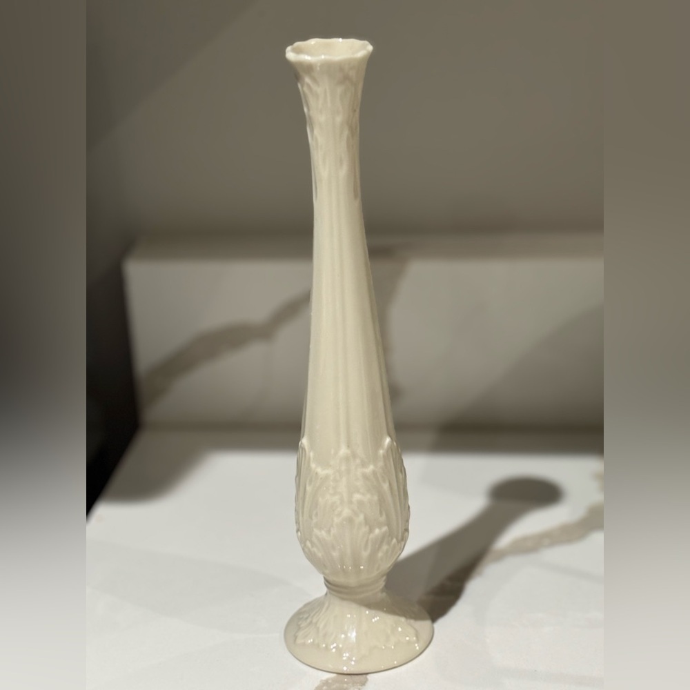 LENOX Bud Vase Raised Acanthus Leaf Florentine Collection 10 3/4" Tall